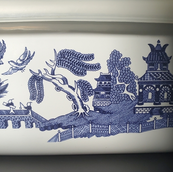 7" Square Blue Willow Metal Baker with Original Plastic Lid by Johnson Brothers - Picture 8 of 16